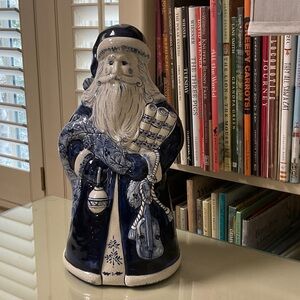Blue and White Dedham Pottery Santa Claus.  Fine and mint condition. Only owner.